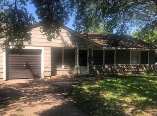 3750 Graves Ave, Groves, TX 77619
