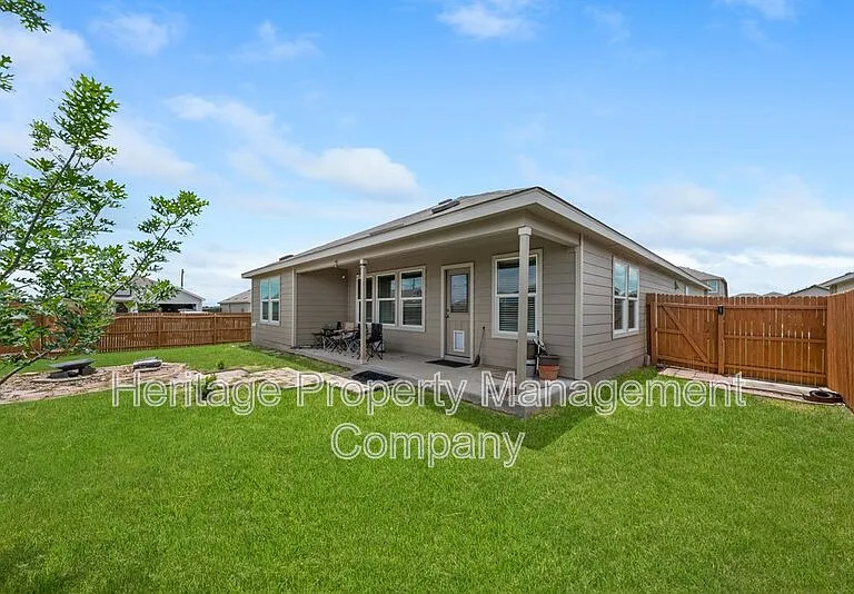 2700 Coral Valley — Photo 32