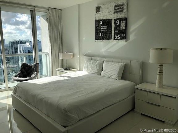 3rd image of 485 Brickell Ave APT 4305