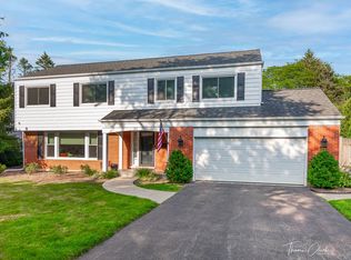 211 Sunset Ter, Lake Bluff, IL 60044