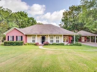 299 Rolling Meadows Dr, Lufkin, TX 75904