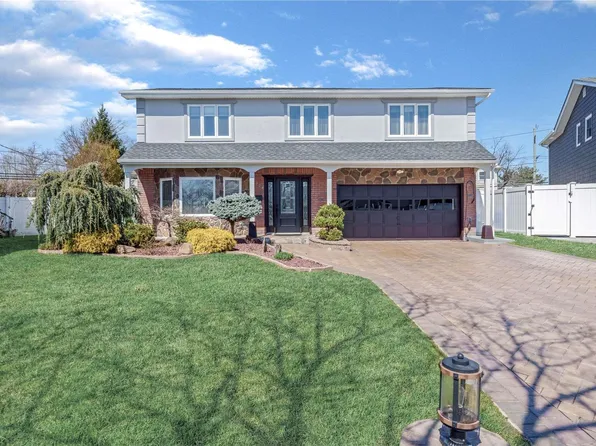 924 Siems Ct, North Bellmore, NY 11710