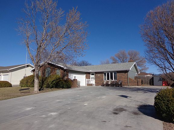 2nd image of 3710 Hillcrest Dr