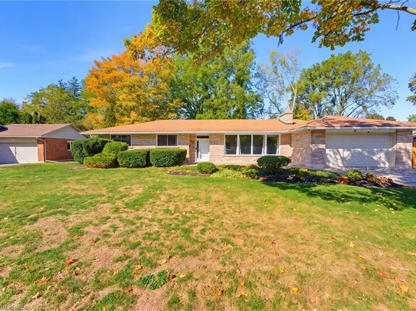 11 Belholme Ave, Brantford, ON N3T 1R9
