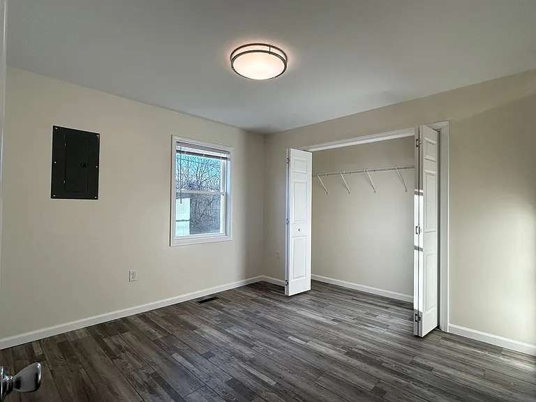 2301 Lakeland Dr — Photo 9