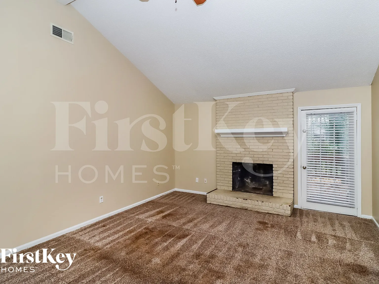 3 bed, 2.0 bath, 1396 sqft, $2,185 — Photo 4