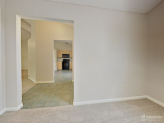 4th image of 7987 Macinnes Dr