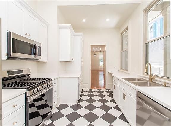 2nd image of 620 Audubon St