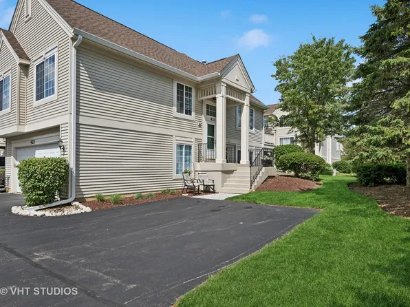 425 Cary Woods Cir, Cary, IL 60013