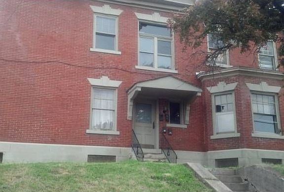 Right Side Entrance Close