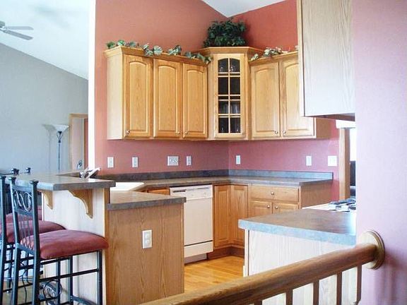 Kitchen w Designer Detail
