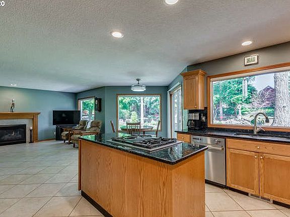 4th image of 2718 NE 42nd Cir
