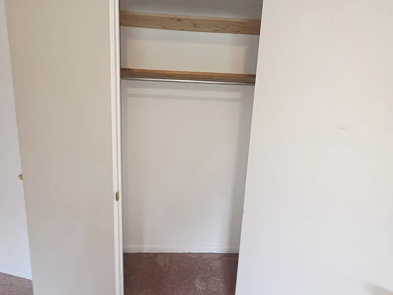 111 Pine Dr #10 — Photo 17