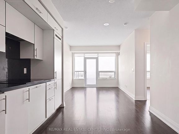 3rd image of 5 Sheppard Ave E #4122