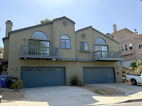 2nd image of 166 Las Flores Dr APT A