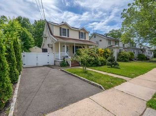 256 Fycke Ln, Teaneck, NJ 07666