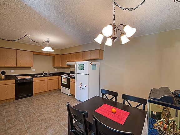 5th image of 410 Schiller St APT 110