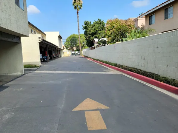 STUNNING APARTMENT! GREAT LOCATION! POOL PROPERTY, 3108 Vineland Ave APT 205, Baldwin Park, CA 91706