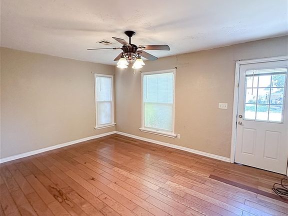 3rd image of 1707 NW Ash Ave