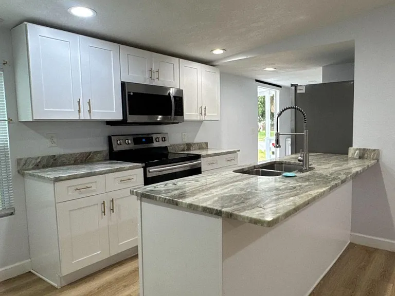 4760 Lake Ontario Dr — Photo 4