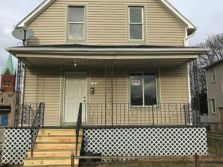 701 Kane St — Photo 4