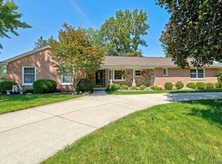 2354 Blockton Rd, Rochester Hills, MI 48306