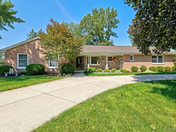 2354 Blockton Rd, Rochester Hills, MI 48306