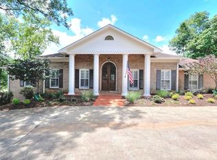 895 Oakhaven Dr, Roswell, GA 30075