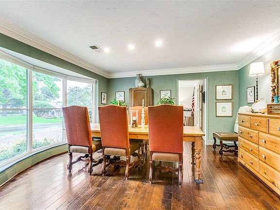 5th image of 6821 Delmeta Dr