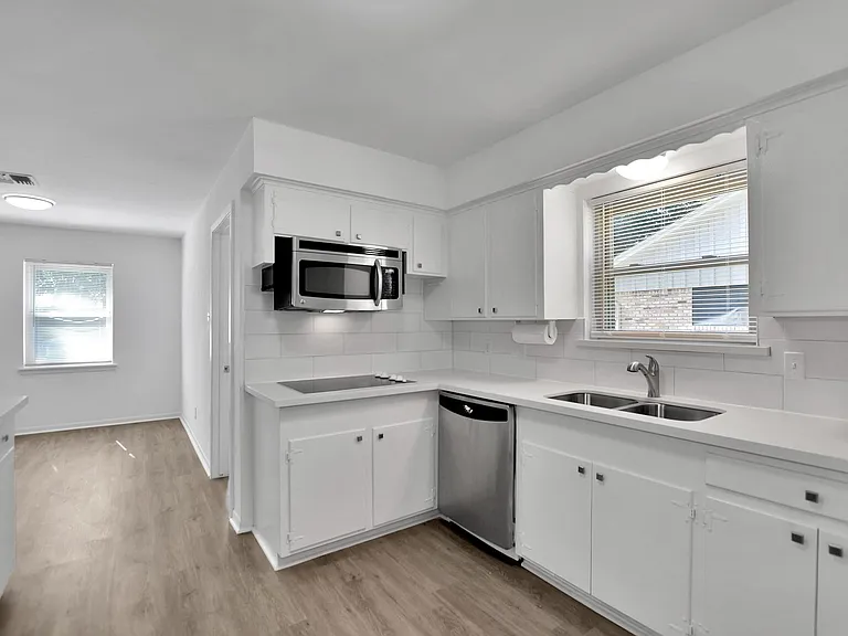 10513 Moorberry Ln — Photo 16