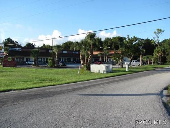 5th image of 5452 S Oakridge Dr