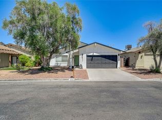 4840 Summerhill Rd, Las Vegas, NV 89121