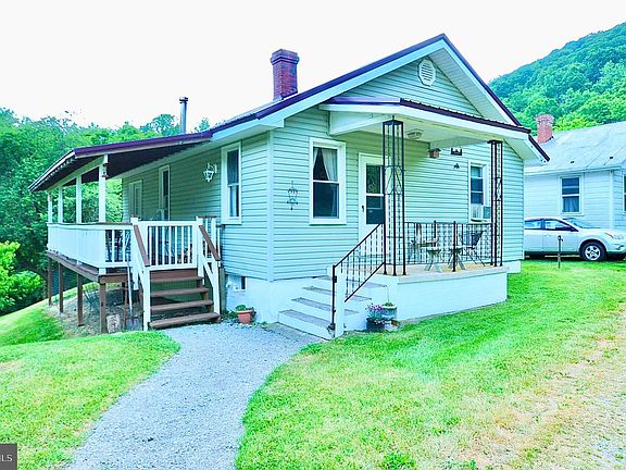 3rd image of 231 Bear Ridge Ln