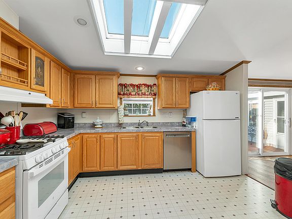 4th image of 59 Oak Drive