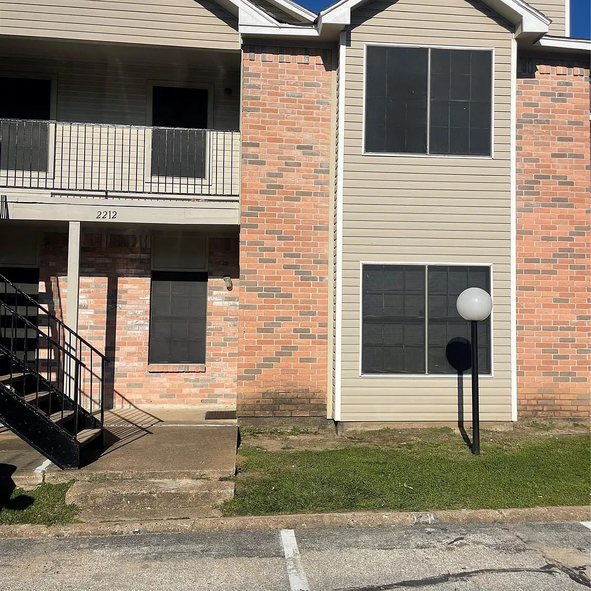 1 bed, 1.0 bath, 750 sqft, $1,000 — Photo 1