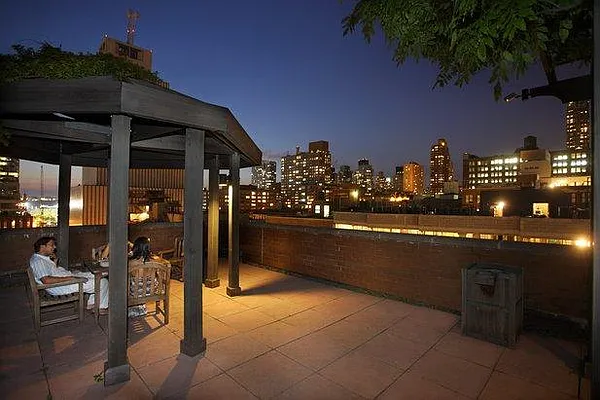 Rented by Level Group | media 33