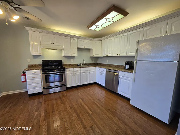 274 Easy St #RIGHT — Photo 8
