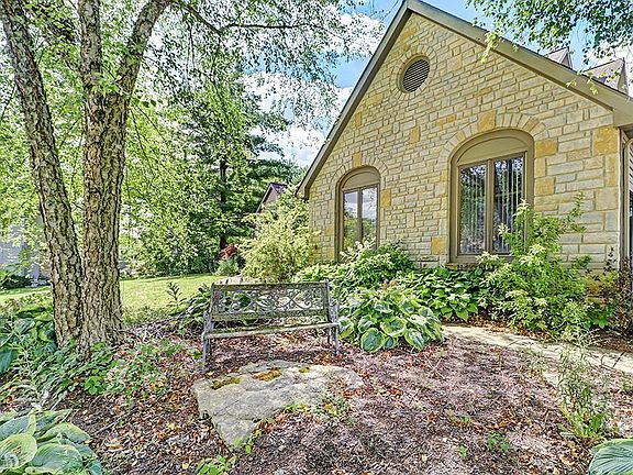 3rd image of 3330 Hidden Meadow Ct