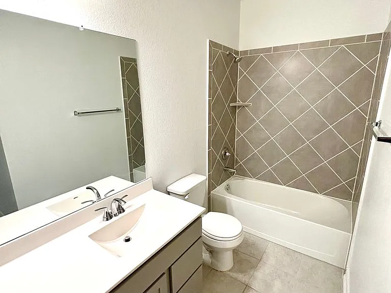 15352 Electra Cir — Photo 13