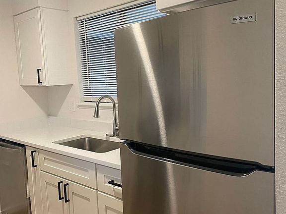 4th image of 5725 Auburn Way S #209