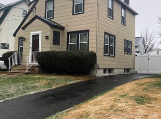 271 Farrant Ter, Teaneck, NJ 07666