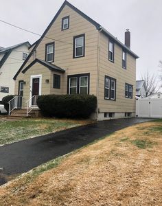 271 Farrant Ter, Teaneck, NJ, 07666