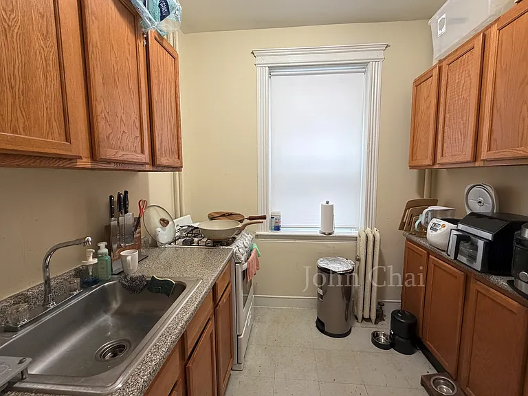 55 Linden St #11 — Photo 9