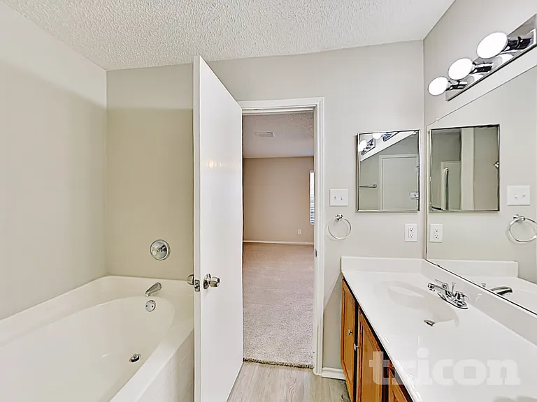 1688 Wildrose Dr — Photo 11