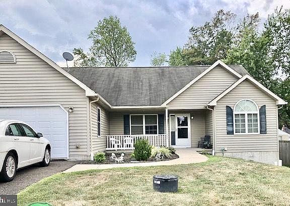 2nd image of 660 Wyckford Dr