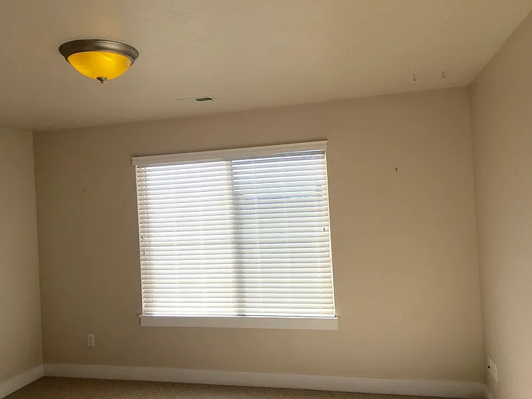 1077 E Quarry View Way — Photo 6
