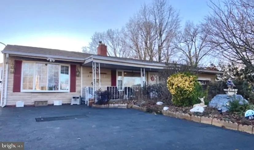 1st image of 65 Orchard Ln