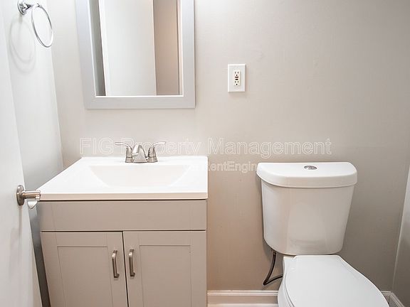 4th image of 121 Louella Dr