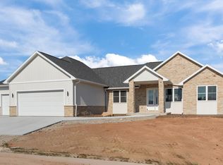 266 E Sweetwater Way, Appleton, WI 54913