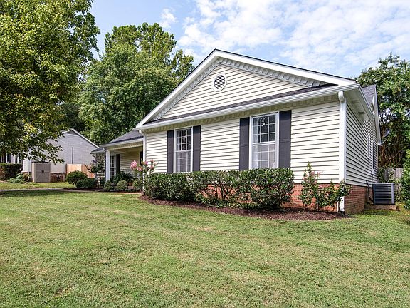 2nd image of 605 Riverview Dr